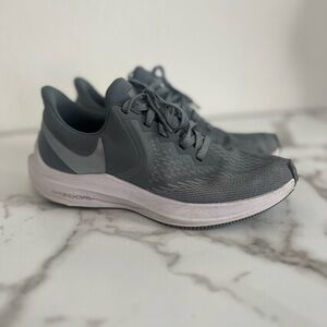 Women’s Nike running sneakers Nike Air Zoom women’s size 8 in cool gray
